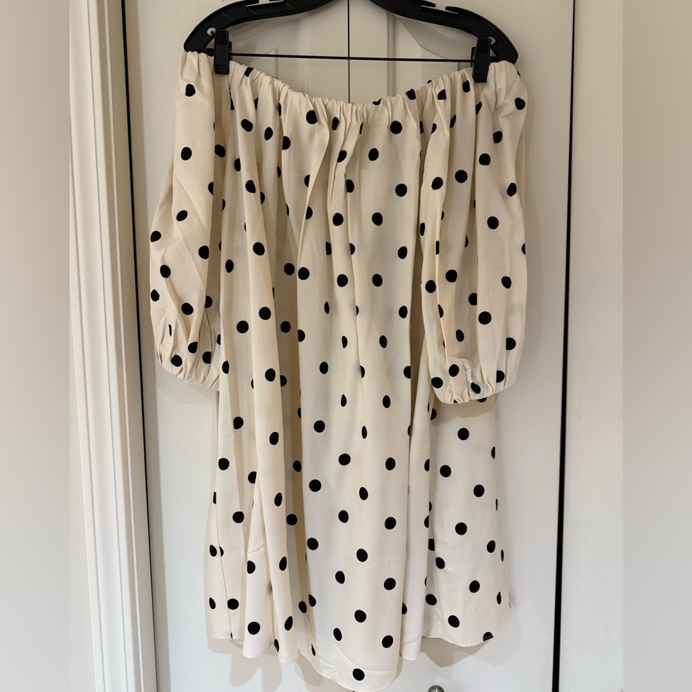 *NWT* H&M Off-Shoulder Polka Cream and Black Polka Dot Dress